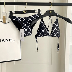 Chanel新款比基尼泳衣😍🥰适合多种场景的游泳衣🏊♀️海边 游泳池 温泉 水上乐园 漂流都可以😌内搭 Chanel新款比基尼泳衣😍🥰适合多种场景的游泳衣🏊♀️海边 游泳池 温泉 水上乐园 漂流都可以😌内搭