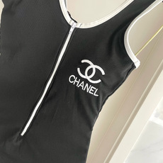 Chanel新款泳衣😍🥰适合多种场景的游泳衣🏊♀️海边 游泳池 温泉 水上乐园 漂流都可以😌内搭也完全 Chanel新款泳衣😍🥰适合多种场景的游泳衣🏊♀️海边 游泳池 温泉 水上乐园 漂流都可以😌内搭也完全