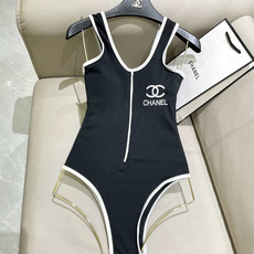 Chanel新款泳衣😍🥰适合多种场景的游泳衣🏊♀️海边 游泳池 温泉 水上乐园 漂流都可以😌内搭也完全 Chanel新款泳衣😍🥰适合多种场景的游泳衣🏊♀️海边 游泳池 温泉 水上乐园 漂流都可以😌内搭也完全