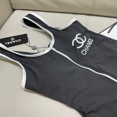 Chanel新款泳衣😍🥰适合多种场景的游泳衣🏊♀️海边 游泳池 温泉 水上乐园 漂流都可以😌内搭也完全 Chanel新款泳衣😍🥰适合多种场景的游泳衣🏊♀️海边 游泳池 温泉 水上乐园 漂流都可以😌内搭也完全
