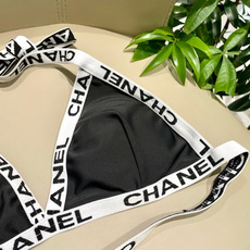 Chanel新款比基尼泳衣😍🥰适合多种场景的游泳衣🏊♀️海边 游泳池 温泉 水上乐园 漂流都可以😌内搭 Chanel新款比基尼泳衣😍🥰适合多种场景的游泳衣🏊♀️海边 游泳池 温泉 水上乐园 漂流都可以😌内搭