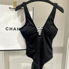 Chanel新款泳衣😍🥰适合多种场景的游泳衣🏊♀️海边 游泳池 温泉 水上乐园 漂流都可以😌内搭也完全 Chanel新款泳衣😍🥰适合多种场景的游泳衣🏊♀️海边 游泳池 温泉 水上乐园 漂流都可以😌内搭也完全