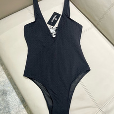 Chanel新款泳衣😍🥰适合多种场景的游泳衣🏊♀️海边 游泳池 温泉 水上乐园 漂流都可以😌内搭也完全 Chanel新款泳衣😍🥰适合多种场景的游泳衣🏊♀️海边 游泳池 温泉 水上乐园 漂流都可以😌内搭也完全