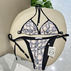 罗意威比基尼新款 专柜对版五金 😍🥰适合多种场景的游泳衣🏊♀️海边 游泳池 温泉 水上乐园 漂流都可以 罗意威比基尼新款 专柜对版五金 😍🥰适合多种场景的游泳衣🏊♀️海边 游泳池 温泉 水上乐园 漂流都可以