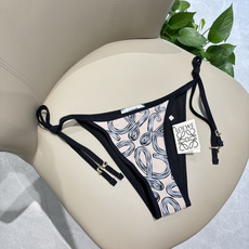 罗意威比基尼新款 专柜对版五金 😍🥰适合多种场景的游泳衣🏊♀️海边 游泳池 温泉 水上乐园 漂流都可以 罗意威比基尼新款 专柜对版五金 😍🥰适合多种场景的游泳衣🏊♀️海边 游泳池 温泉 水上乐园 漂流都可以