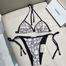 罗意威比基尼新款 专柜对版五金 😍🥰适合多种场景的游泳衣🏊♀️海边 游泳池 温泉 水上乐园 漂流都可以 罗意威比基尼新款 专柜对版五金 😍🥰适合多种场景的游泳衣🏊♀️海边 游泳池 温泉 水上乐园 漂流都可以