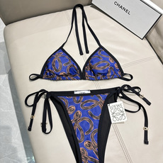 罗意威比基尼新款 对版五金😍🥰适合多种场景的游泳衣🏊♀️海边 游泳池 温泉 水上乐园 漂流都可以😌内搭 罗意威比基尼新款 对版五金😍🥰适合多种场景的游泳衣🏊♀️海边 游泳池 温泉 水上乐园 漂流都可以😌内搭