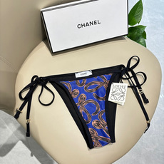 罗意威比基尼新款 对版五金😍🥰适合多种场景的游泳衣🏊♀️海边 游泳池 温泉 水上乐园 漂流都可以😌内搭 罗意威比基尼新款 对版五金😍🥰适合多种场景的游泳衣🏊♀️海边 游泳池 温泉 水上乐园 漂流都可以😌内搭