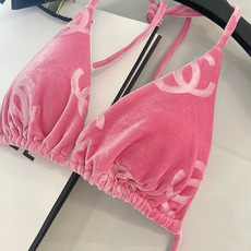 Chanel新款丝绒三件套👙❤️😍🥰适合多种场景的游泳衣🏊♀️海边 游泳池 温泉 水上乐园 漂流都可以 Chanel新款丝绒三件套👙❤️😍🥰适合多种场景的游泳衣🏊♀️海边 游泳池 温泉 水上乐园 漂流都可以