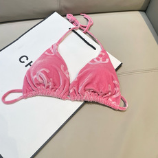 Chanel新款丝绒三件套👙❤️😍🥰适合多种场景的游泳衣🏊♀️海边 游泳池 温泉 水上乐园 漂流都可以 Chanel新款丝绒三件套👙❤️😍🥰适合多种场景的游泳衣🏊♀️海边 游泳池 温泉 水上乐园 漂流都可以