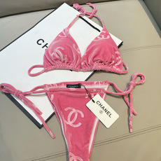 Chanel新款丝绒三件套👙❤️😍🥰适合多种场景的游泳衣🏊♀️海边 游泳池 温泉 水上乐园 漂流都可以 Chanel新款丝绒三件套👙❤️😍🥰适合多种场景的游泳衣🏊♀️海边 游泳池 温泉 水上乐园 漂流都可以