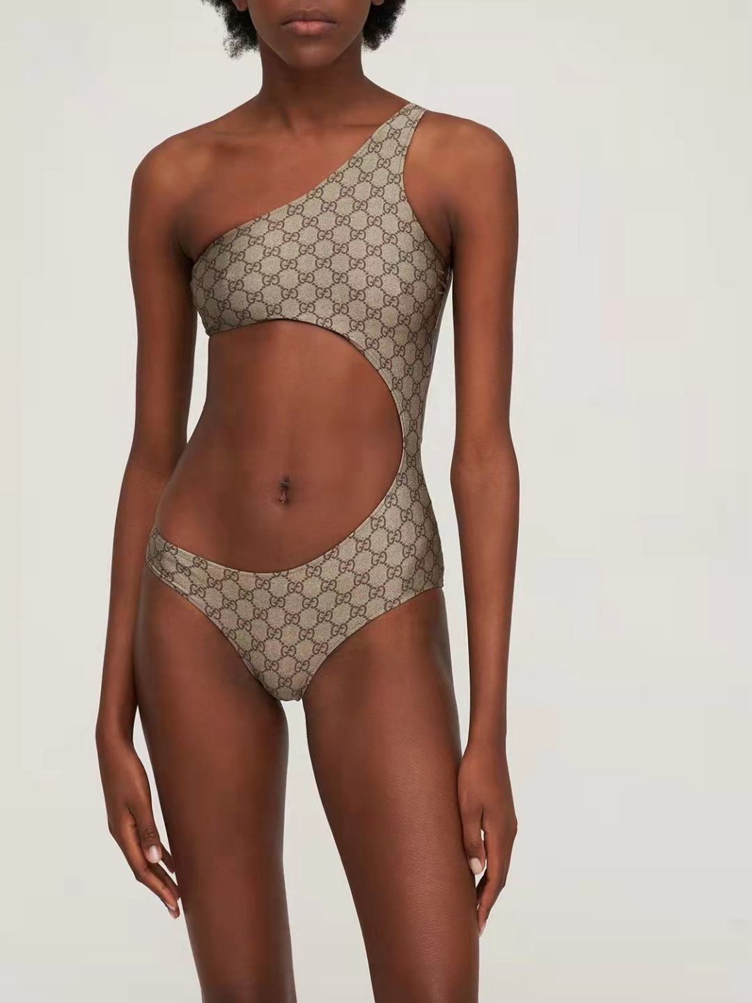NO:942293,Gucci's new apricot one-piece swimsuit (with breast pads) is a swimsuit suitable for various scenes ♀ It can be worn as an inner layer in the seaside, swimming pool, hot spring, water park, rafting. The fabric is breathable and comfortable. The quick-drying and elastic swimsuit is more skin-friendly and easy to clean. Size S M LXl swimsuit, swim trunks, bikini, swimsuit, swim trunks, bikini, gucci, swimsuits, bikinis19860909Gucci新款杏色连体泳衣（带胸垫）适合多种场景的游泳衣♀海边 游泳池 温泉 水上乐园 漂流都可以内搭也完全可以 面料透气舒适.速干弹性的游泳衣更加帖肤易清洗 码数S M LXl泳衣泳裤比基尼,泳衣，泳裤，比基尼,gucci,swimsuits,bikinis,accessory