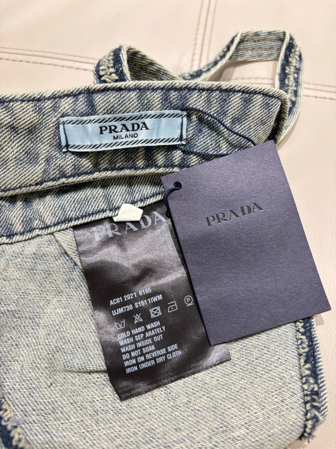 óculos prada Retro denim encontra alfaiataria triangular elegante — photo 8