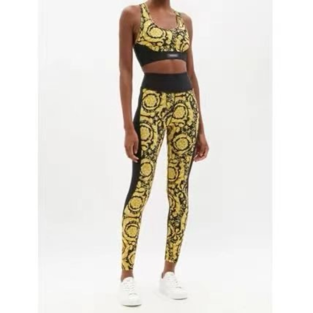 NO:943322,Versace's new high-elastic fitness long yoga wear sports suit~small vest slim-fitting butt lift slimming leggings S M L Xl swimsuit swimming trunks bikini, swimsuit, swimming trunks, bikini,versace,swimsuits,bikinis19860909范思哲新款高弹力健身长款瑜伽服运动套装~小背心修身提臀显瘦打底裤 S M L Xl泳衣泳裤比基尼,泳衣，泳裤，比基尼,versace,swimsuits,bikinis,accessory