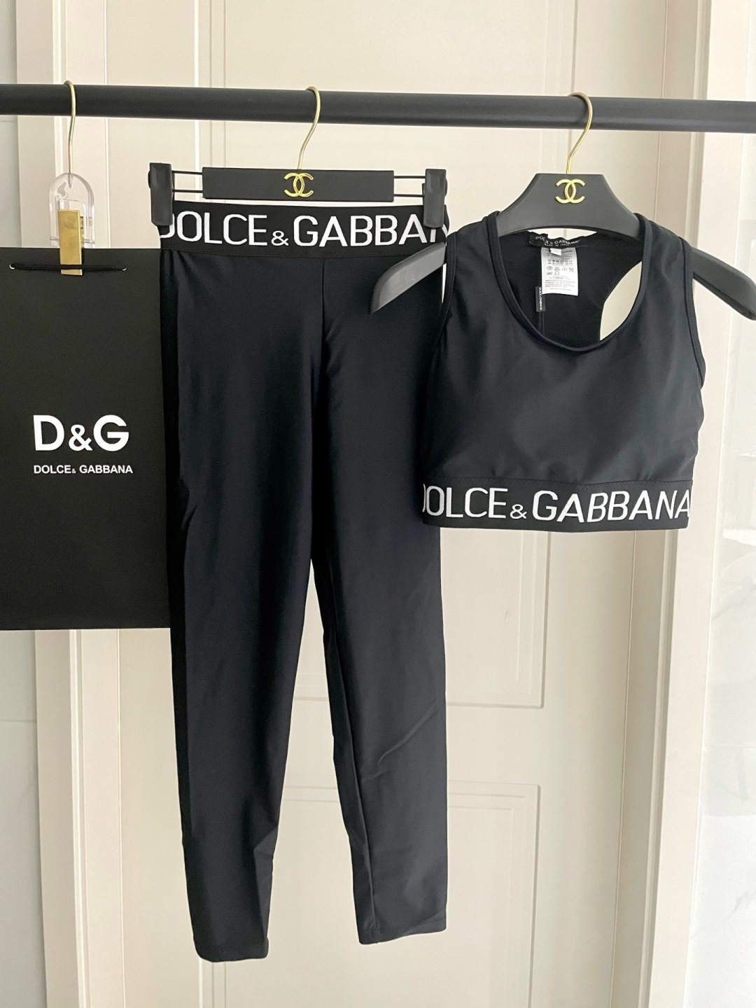 NO:943328,DG's new elastic fitness yoga wear sports suit~sexy small suspenders (with breast pads) + slimming buttocks and slimming leggings, size SM L19860909DG新款弹力健身瑜伽服运动套装~性感小吊带（有胸垫）+修身提臀显瘦打底裤脚 码数SM L Xl泳衣泳裤比基尼,泳衣，泳裤，比基尼,swimsuits,bikinis,accessory