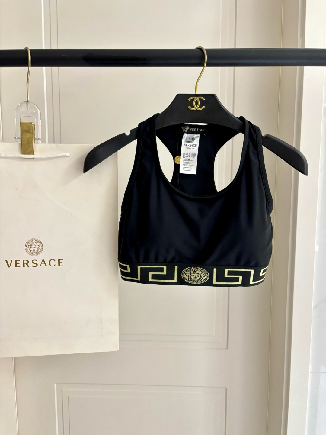NO:943334,Versace's new elastic fitness yoga wear sports suit~sexy small suspenders (with breast pads) + slimming buttocks and slimming leggings, size SM L19860909范思哲新款弹力健身瑜伽服运动套装~性感小吊带（有胸垫）+修身提臀显瘦打底裤脚 码数SM L Xl泳衣泳裤比基尼,泳衣，泳裤，比基尼,versace,swimsuits,bikinis,accessory