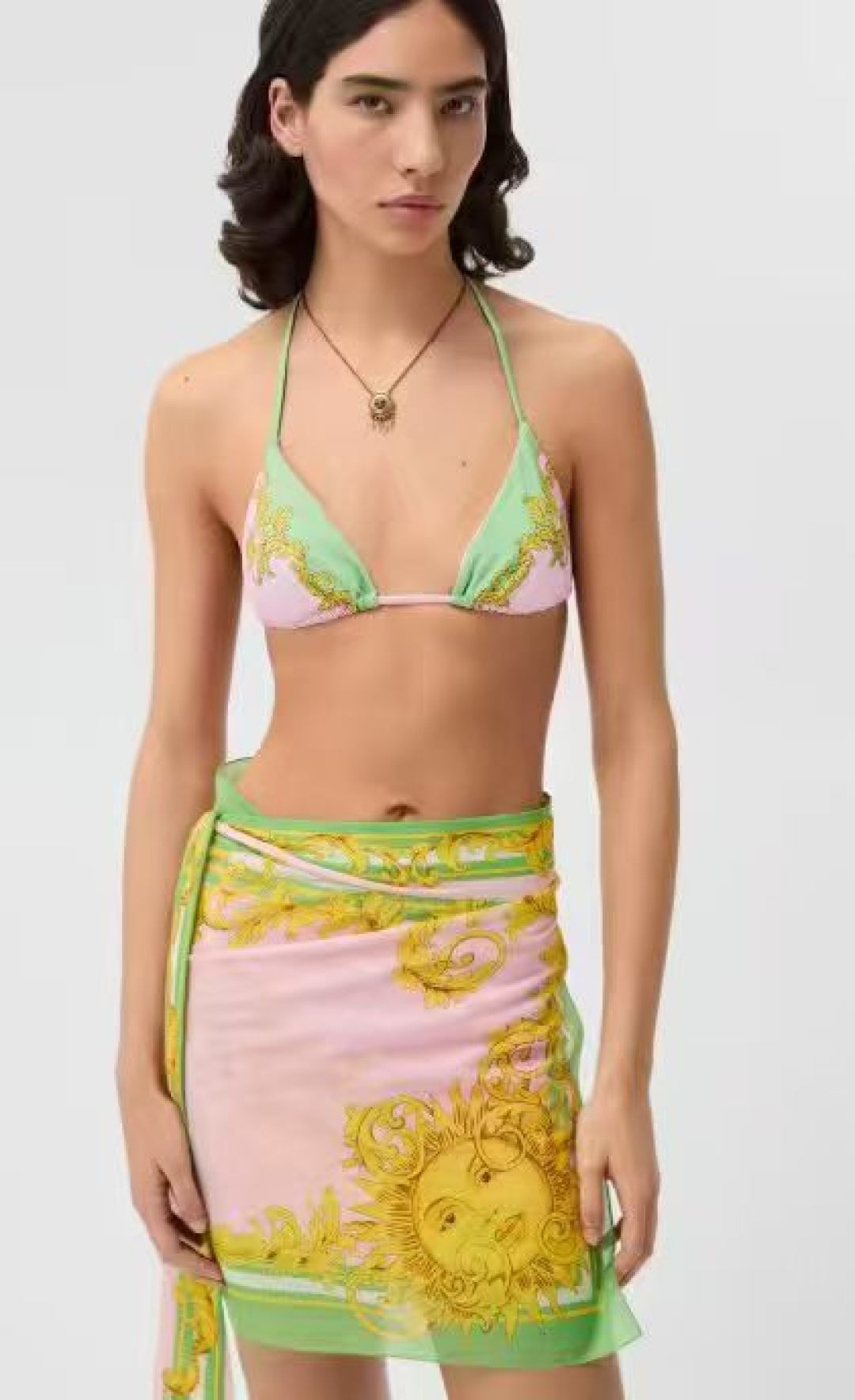 NO:943341,Versace's new swimsuit bikini gauze skirt is a swimsuit suitable for various scenes ♀ It can be worn inside the seaside, swimming pools, hot springs, water parks, and rafting. The one-piece design covers the flesh and makes you look taller. A little flesh on the abdomen does not affect our beauty. The back design exposes the beautiful back. The fabric is breathable and comfortable. The quick-drying and elastic swimsuit is more skin-friendly and easy to clean. Size S  mlxl swimsuit and swimming trunks bikini, swimsuit, swimming trunks, bikini,versace,skirts,swimsuits,bikinis19860909范思哲新款泳衣比基尼纱裙适合多种场景的游泳衣♀海边 游泳池 温泉 水上乐园 漂流都可以内搭也完全可以 连体设计遮肉显高挑 腹部有点肉肉也不影响咱美美的 背面设计大露美背 面料透气舒适.速干弹性的游泳衣更加帖肤易清洗 码数S mlxl泳衣泳裤比基尼,泳衣，泳裤，比基尼,versace,skirts,swimsuits,bikinis,accessory