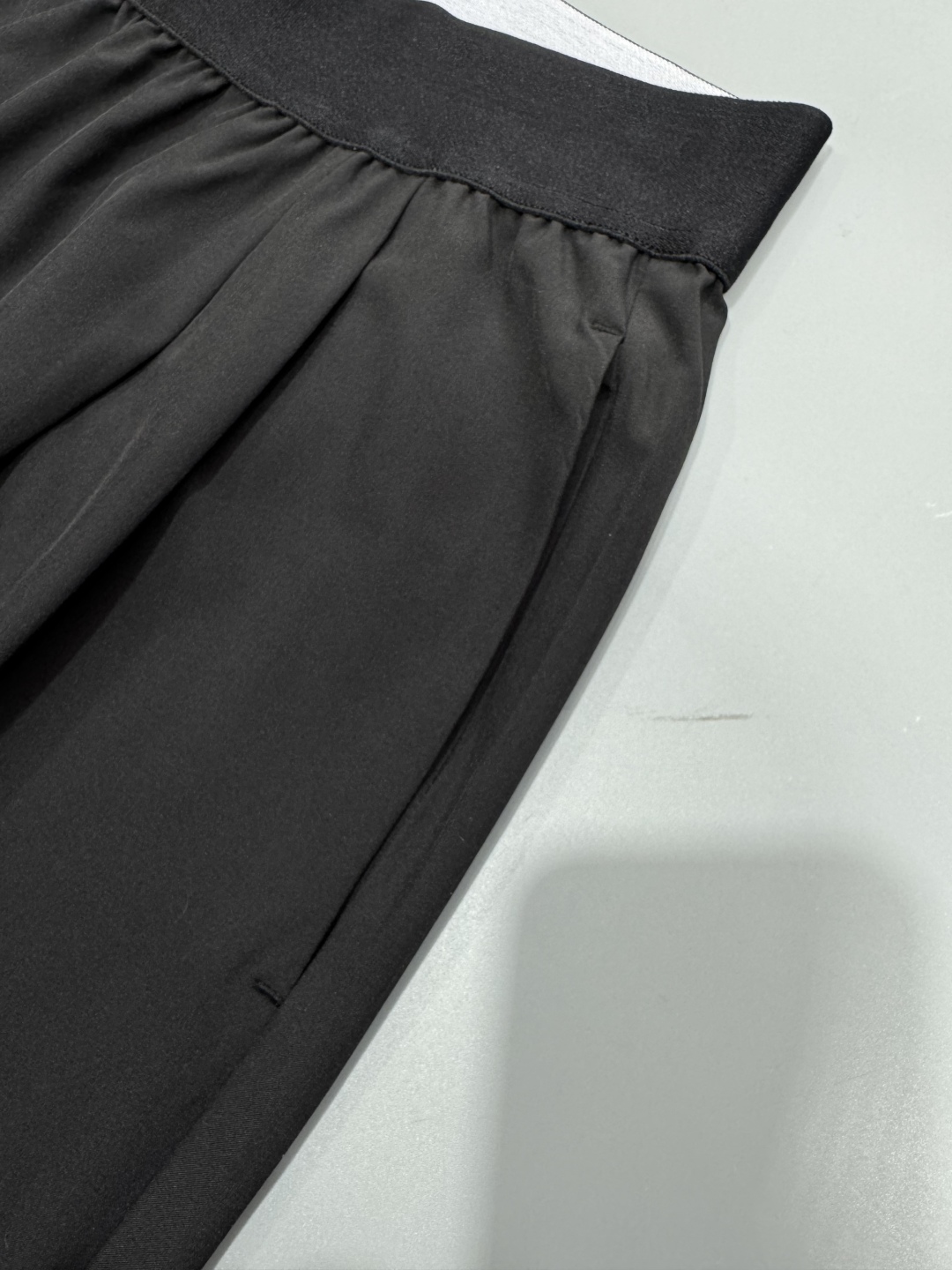 Miu Miu Women's Logo Wide Leg Pants - Lightweight, Breathable, and Stylish 4 cmp i1746863458599 5060 0 2