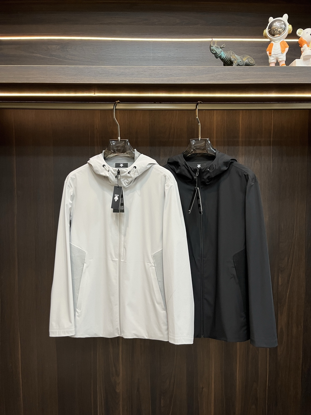 NO:159980,Diesel ss early spring new style releases Diesel hooded jacket jacket. Spring jacket!  Wearing it is comfortable and slim, lazy and casual, combined with clean and simple colors, it is particularly pleasing to look at and is suitable for daily wear~ I sincerely launch sports items embellished with vitality prints to welcome the arrival of the warm season!  Size M-3XL, Jackets & coats, Jackets & coats, Hats, Alexander wang19860909迪塞尔 ss早春新款发布迪塞尔连帽夹克外套.春款外套！穿上就是舒适自在又显瘦的存在,慵懒而随性,结合干净简单的色系就特别耐看,适合日常穿着~倾情推出缀饰活力印花的运动单品,迎接温暖季节的到来！尺码M-3XL,,jackets & coats,jackets & coats,hats,alexander wang,Men's clothing