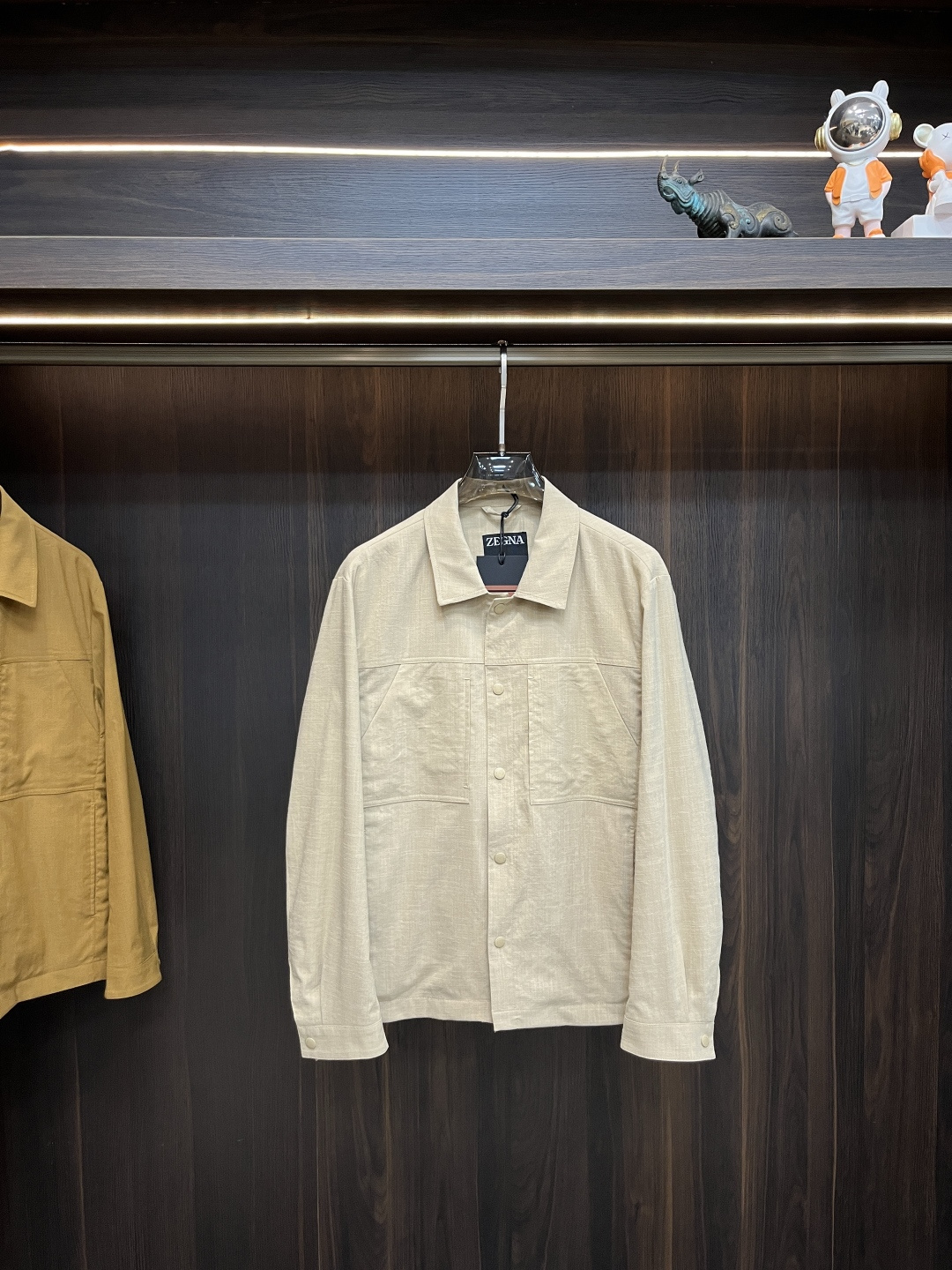 NO:416230,The main recommendation Zegna 2025ss early spring new style released Zegna lapel jacket jacket. Spring jacket!  Wearing it is comfortable and slim, lazy and casual, combined with clean and simple colors, it is particularly pleasing to look at, suitable for daily wear~ I love to launch sports items embellished with vitality prints to welcome the arrival of the warm season Size M-3XL, zegna, jackets & coats, jackets & coats, alexander wang19860909主推 Zegna 2025ss早春新款发布杰尼亚翻领夹克外套.春款外套！穿上就是舒适自在又显瘦的存在,慵懒而随性,结合干净简单的色系就特别耐看,适合日常穿着~倾情推出缀饰活力印花的运动单品,迎接温暖季节的到来尺码M-3XL,,zegna,jackets & coats,jackets & coats,alexander wang,Men's clothing