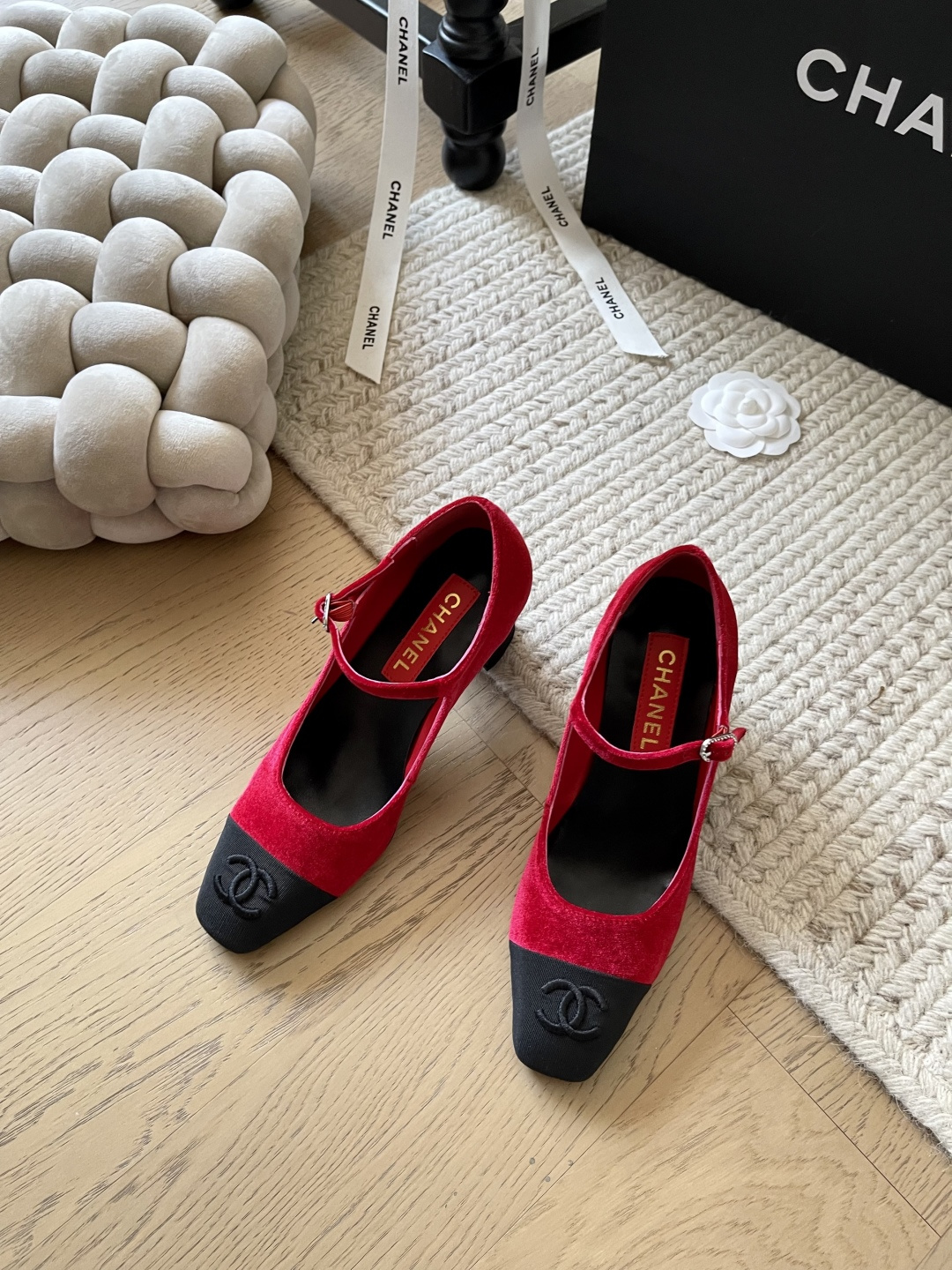 NO:173523,Chanel 25c early spring new Mary Jane rough heel series!  Top version!  Get ready for sale and can be matched for daily commuting ~ Upper lambskin/suede footbed sheepskin genuine leather sole height 6cm size 34-41 Customized non-return or replacement, Mary Jane, Chanel, mary jane, sheepskin, Leather soles19860909Chanel 25c早春新款玛丽珍粗跟系列！ 顶级版本！抢先发售 通勤日常都可搭配~ 鞋面小羊皮/绒面 垫脚羊皮 真皮大底 增高 6cm 码数34-41 定制不退不换,玛丽珍,chanel,mary jane,sheepskin,Leather soles,Women's Shoes