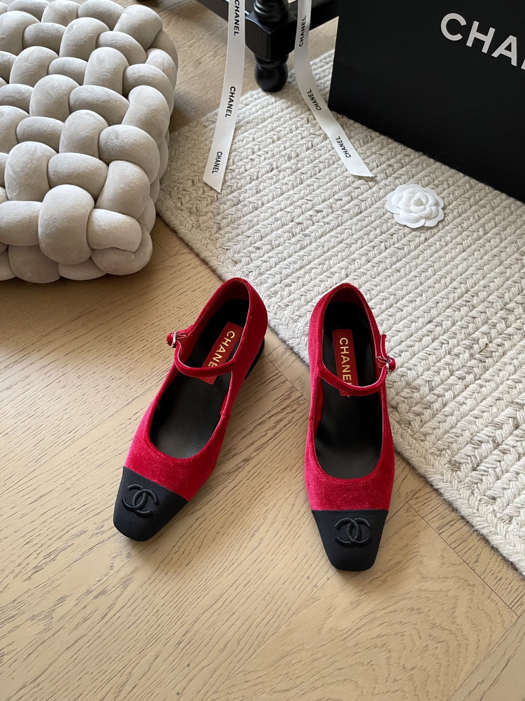 NO:173525,Chanel 25c early spring new Mary Jane rough heel series!  Top version!  Get ready for sale and can be matched for daily commuting ~ Upper lambskin/suede footbed sheepskin genuine leather sole height 3cm size 34-41 Customized non-return or replacement, Mary Jane, Chanel, mary jane, sheepskin, Leather soles19860909Chanel 25c早春新款玛丽珍粗跟系列！ 顶级版本！抢先发售 通勤日常都可搭配~ 鞋面小羊皮/绒面 垫脚羊皮 真皮大底 增高 3cm 码数34-41 定制不退不换,玛丽珍,chanel,mary jane,sheepskin,Leather soles,Women's Shoes