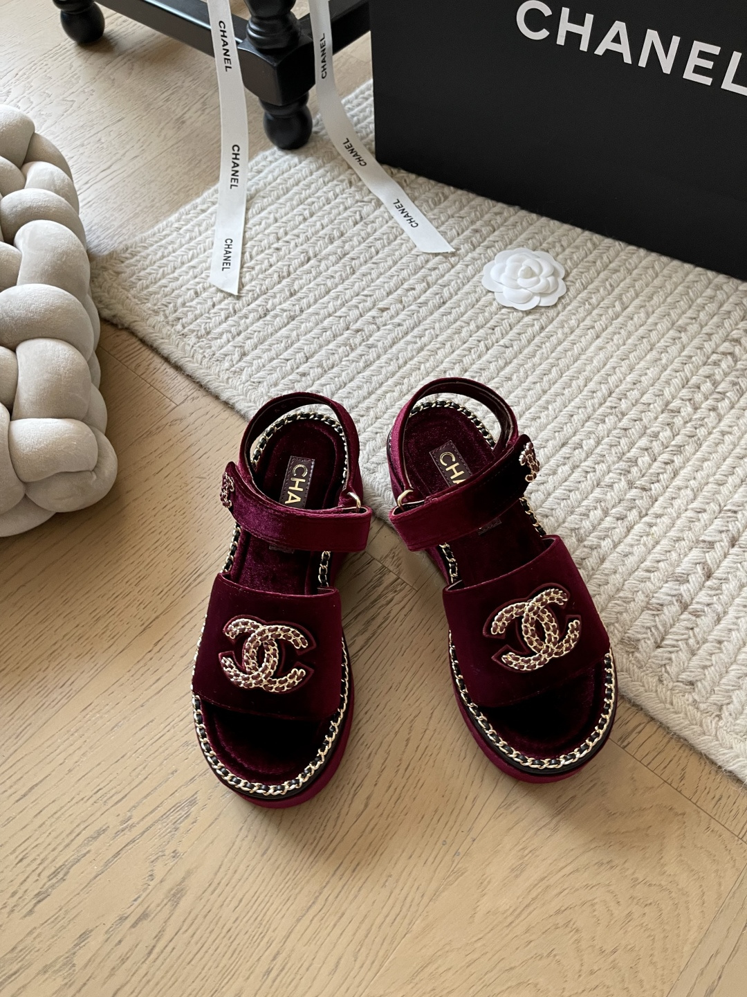 NO:173521,Chanel 25c early spring new chain sandals series!  Top version!  If you want to sell it first, please see it. Upper cowhide, inner sheepskin, original non-slip sole, size 34-41 Customized non-return, sandals, chanel, sandals, cowhide, sheepskin19860909Chanel 25c早春新款链条凉鞋系列！ 顶级版本！抢先发售 要高货的看过来 鞋面牛皮 内里羊皮 原版防滑大底 码数34-41 定制不退不换,凉鞋,chanel,sandals,cowhide,sheepskin,Women's Shoes