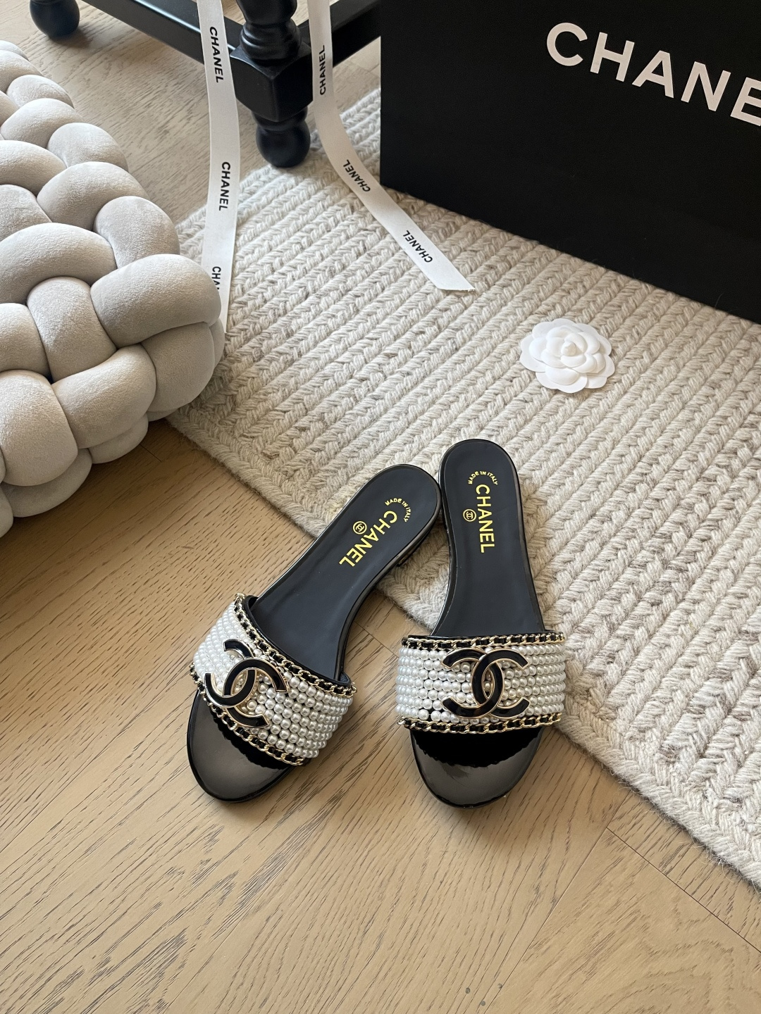NO:173509,Chanel 25C early spring new flat slippers!  Top version!  First sale, sheepskin, leather outsole, size 34-41, custom, no return or replacement, slippers, chanel, slippers, sheepskin, Leather soles19860909Chanel 25C早春新款平底拖鞋！ 顶级版本！抢先发售 鞋面内里羊皮 真皮大底 码数34-41 定制不退不换,拖鞋,chanel,slippers,sheepskin,Leather soles,Women's Shoes