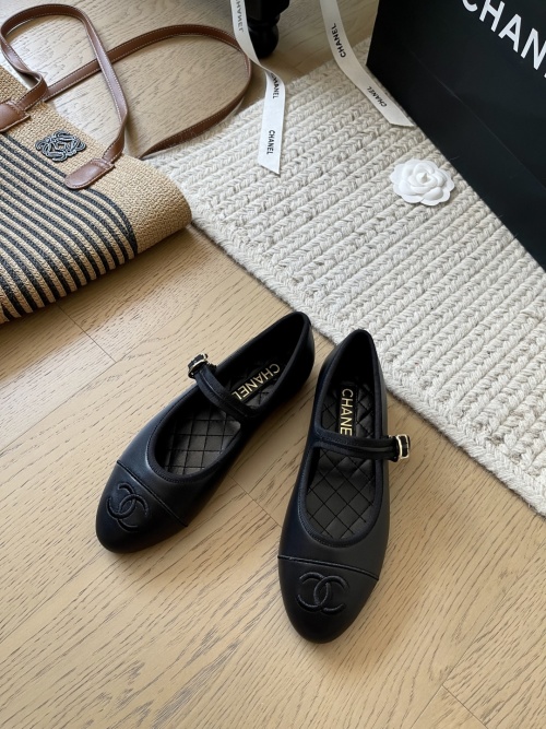 Chanel 25S Mary Jane Black Lambskin Ballet Flats, Timeless Style and Comfort 1 Chanel 25S Mary Jane Black Lambskin Ballet Flats, Timeless Style and Comfort
