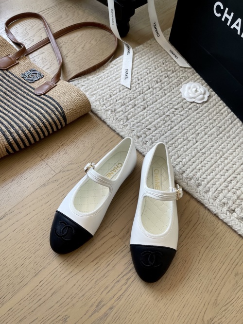Chanel 25S Mary Jane Ballet Flats: Classic Style & Comfort 1 Chanel 25S Mary Jane Ballet Flats: Classic Style & Comfort