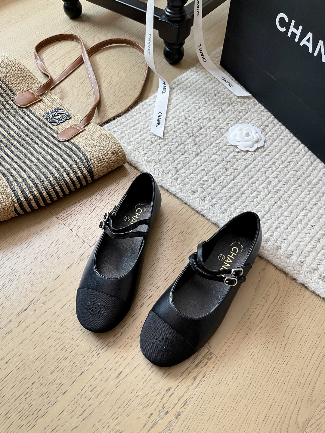 NO:257696,Chanel Mary Jane small single shoes!  Top version!  Mary Zhen this season is really amazing~ Shoe-friendly modified foot shape, upper, sheepskin, footbed, genuine leather sole, size 34-41 Customized non-return or exchange, ballet shoes, chanel, mary jane, sheepskin19860909Chanel 玛丽珍小单鞋！ 顶级版本！这一季的玛丽珍真的太仙了~ 鞋型友好修饰脚型 鞋面 羊皮面 垫脚羊皮 真皮底 码数34-41 定制不退不换,芭蕾舞鞋,chanel,mary jane,sheepskin,Women's Shoes