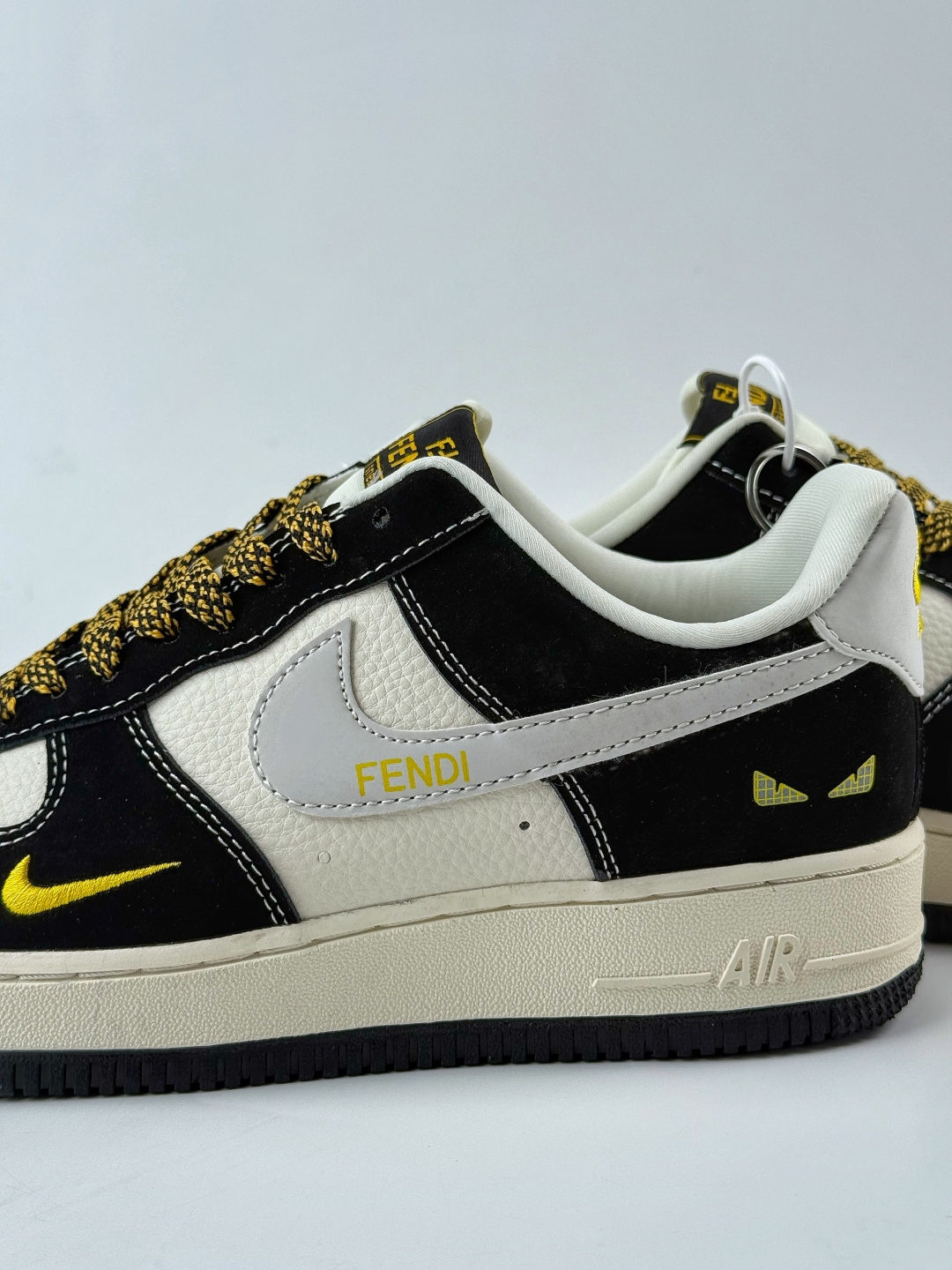 Nike Air Force 1 Low 07 x FENDI 黑白小勾满天星 DX1888-099