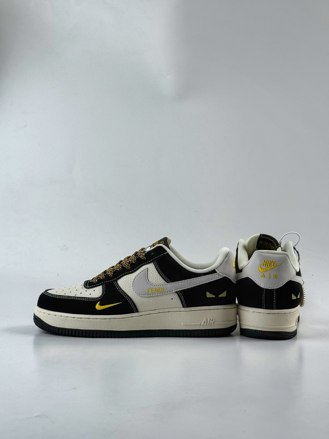 Nike Air Force 1 Low 07 x FENDI 黑白小勾满天星 DX1888-099