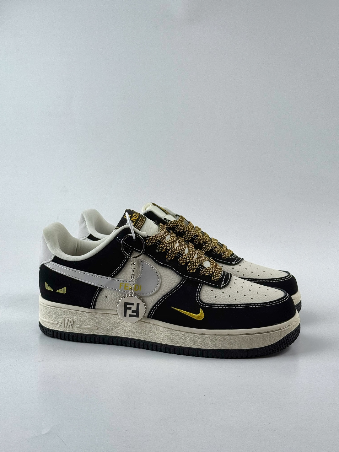 Nike Air Force 1 Low 07 x FENDI 黑白小勾满天星 DX1888-099