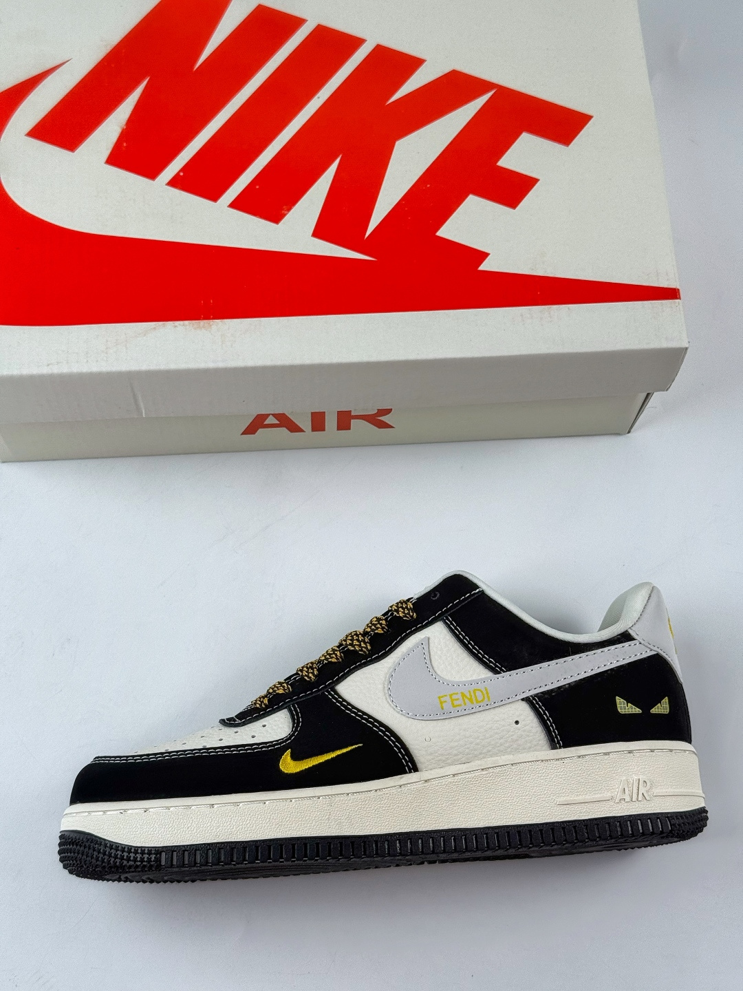 Nike Air Force 1 Low 07 x FENDI 黑白小勾满天星 DX1888-099