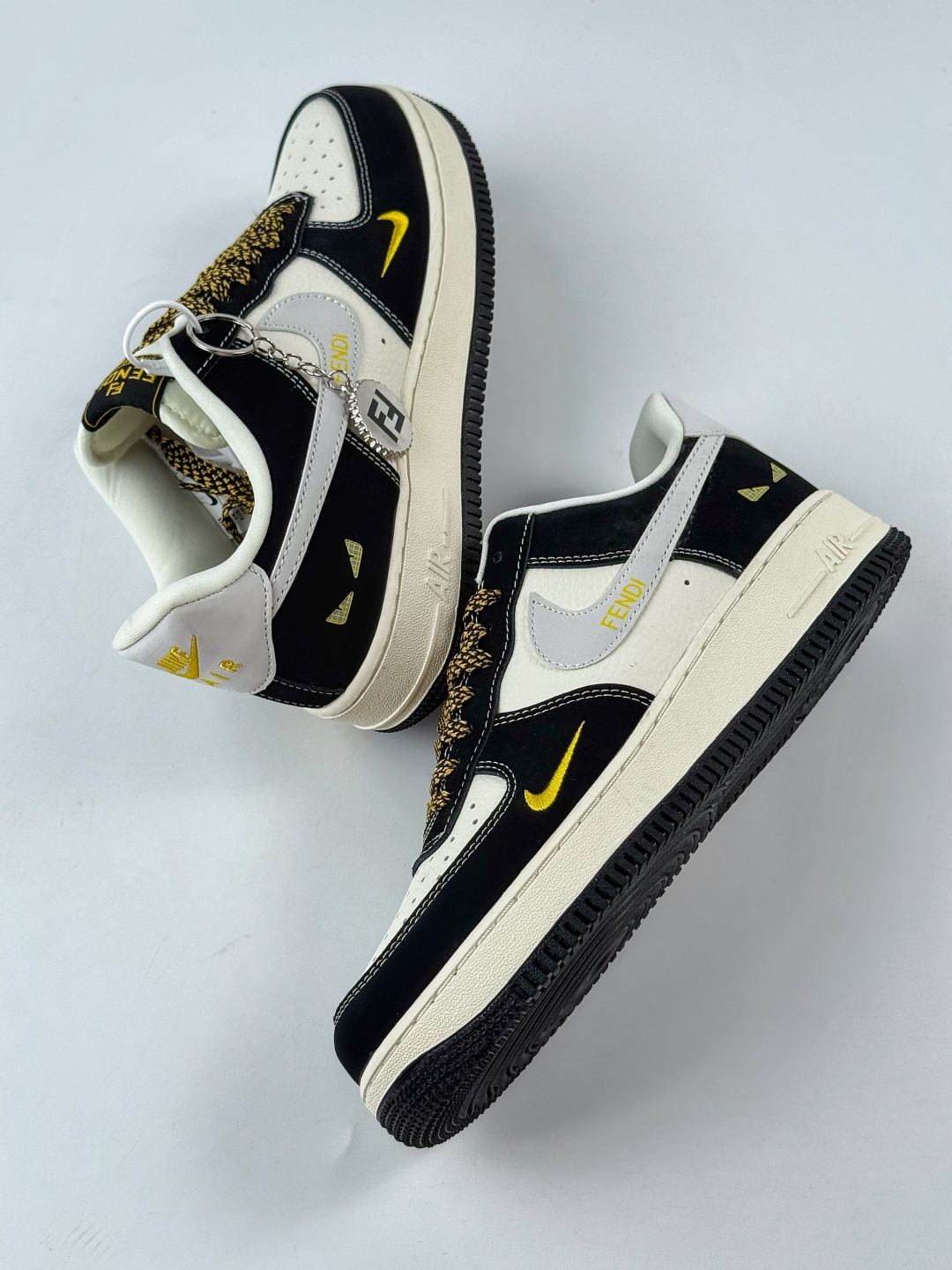 Nike Air Force 1 Low 07 x FENDI 黑白小勾满天星 DX1888-099