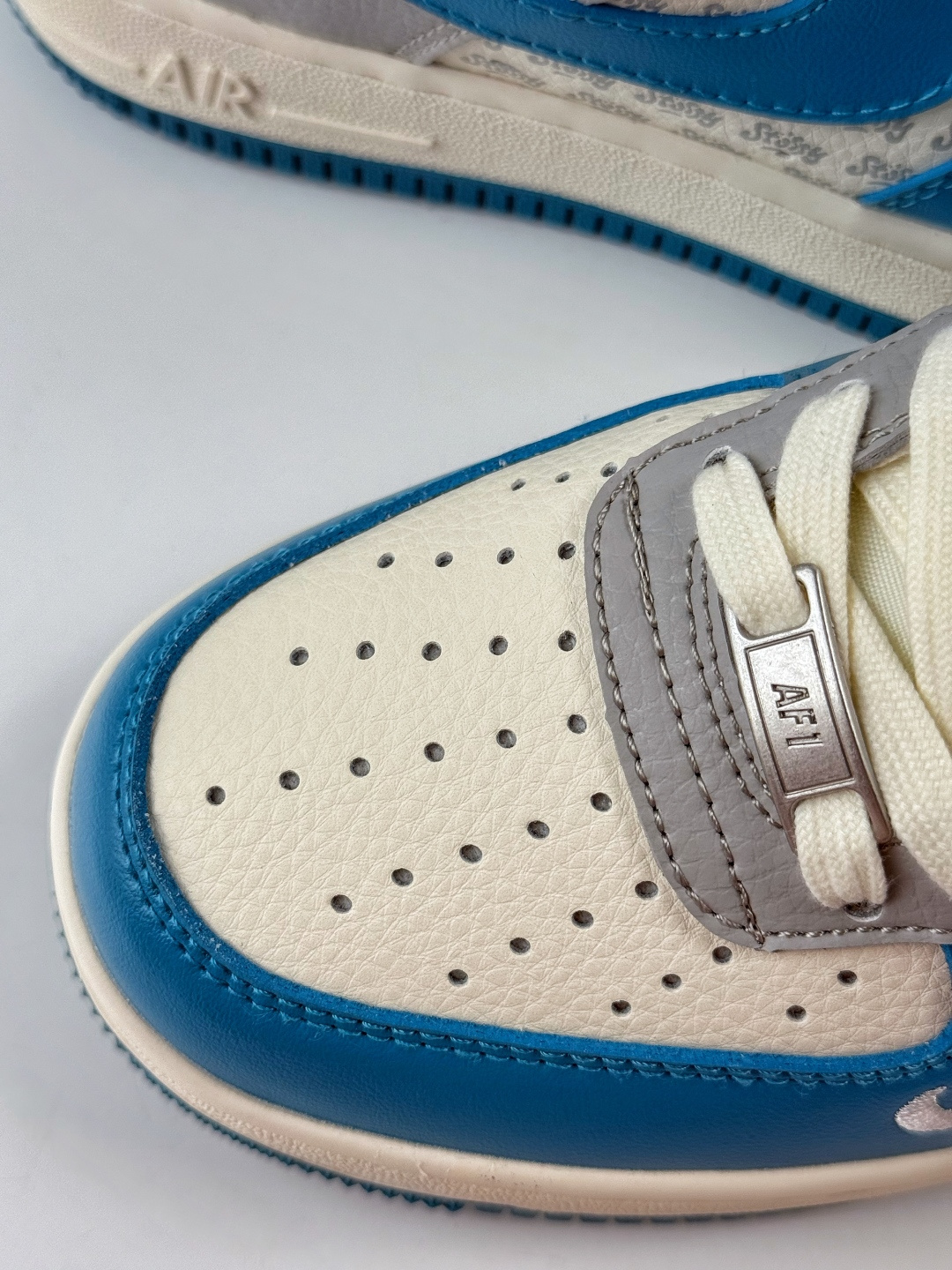 Nike Air Force 1 Low 07 x Stussy 蓝白小勾 XD2588-607