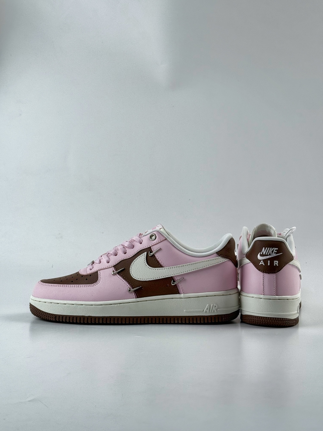 Nike Air Force 1 Low 07 粉棕白四小勾 IO7595-211