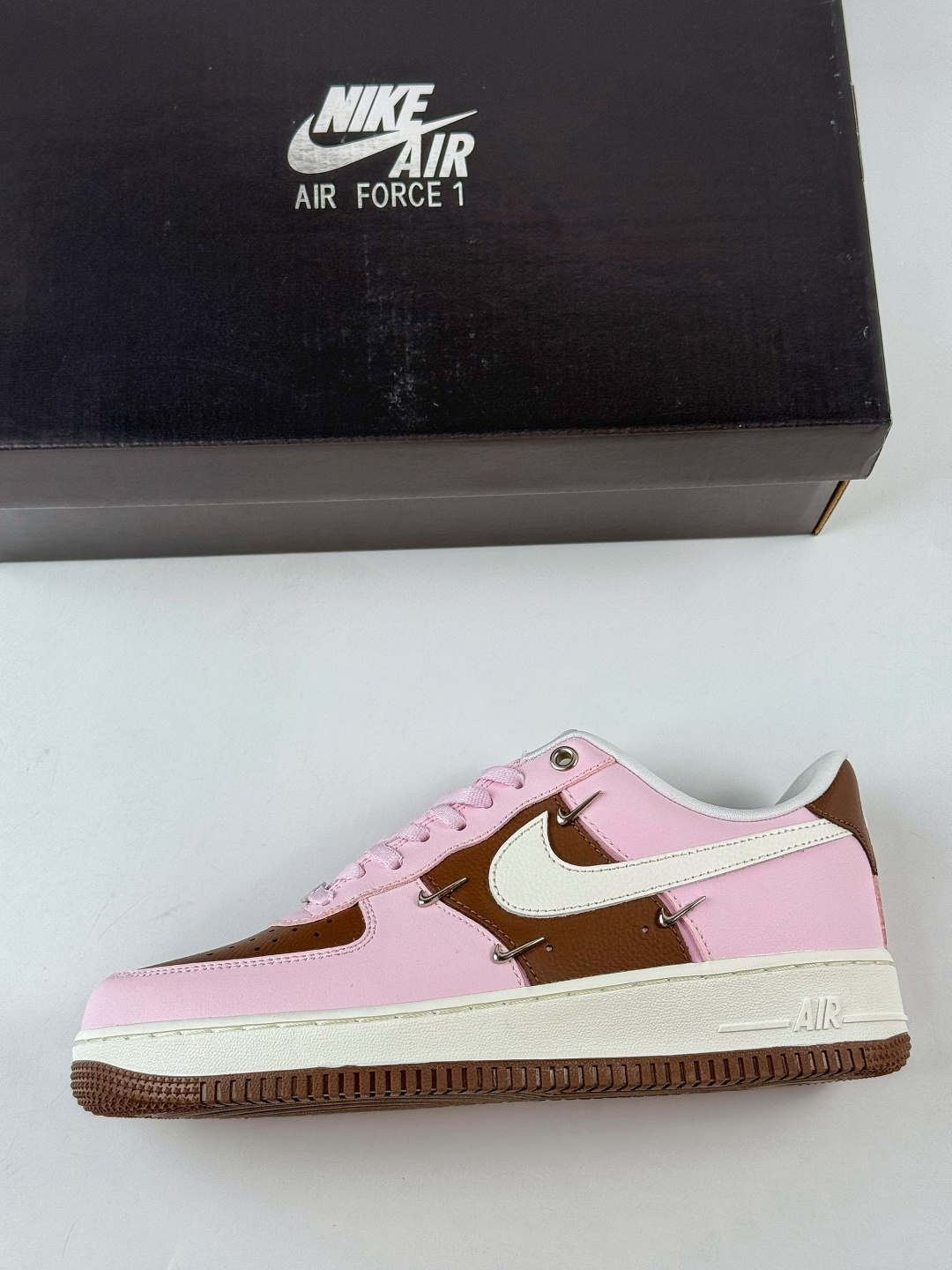 Nike Air Force 1 Low 07 粉棕白四小勾 IO7595-211