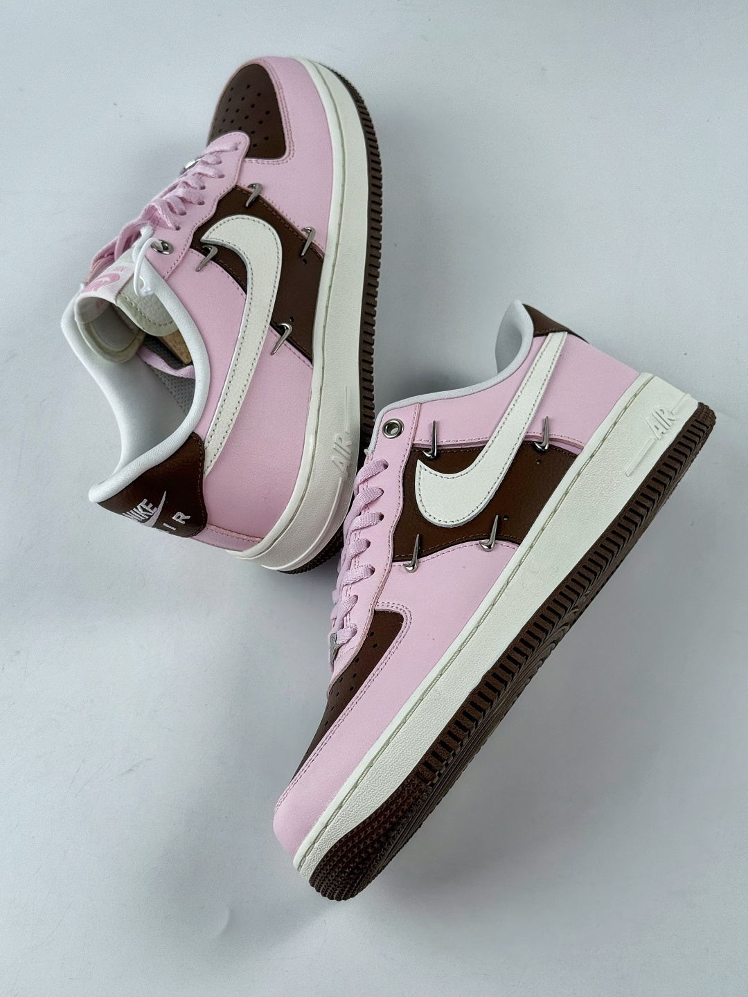 Nike Air Force 1 Low 07 粉棕白四小勾 IO7595-211
