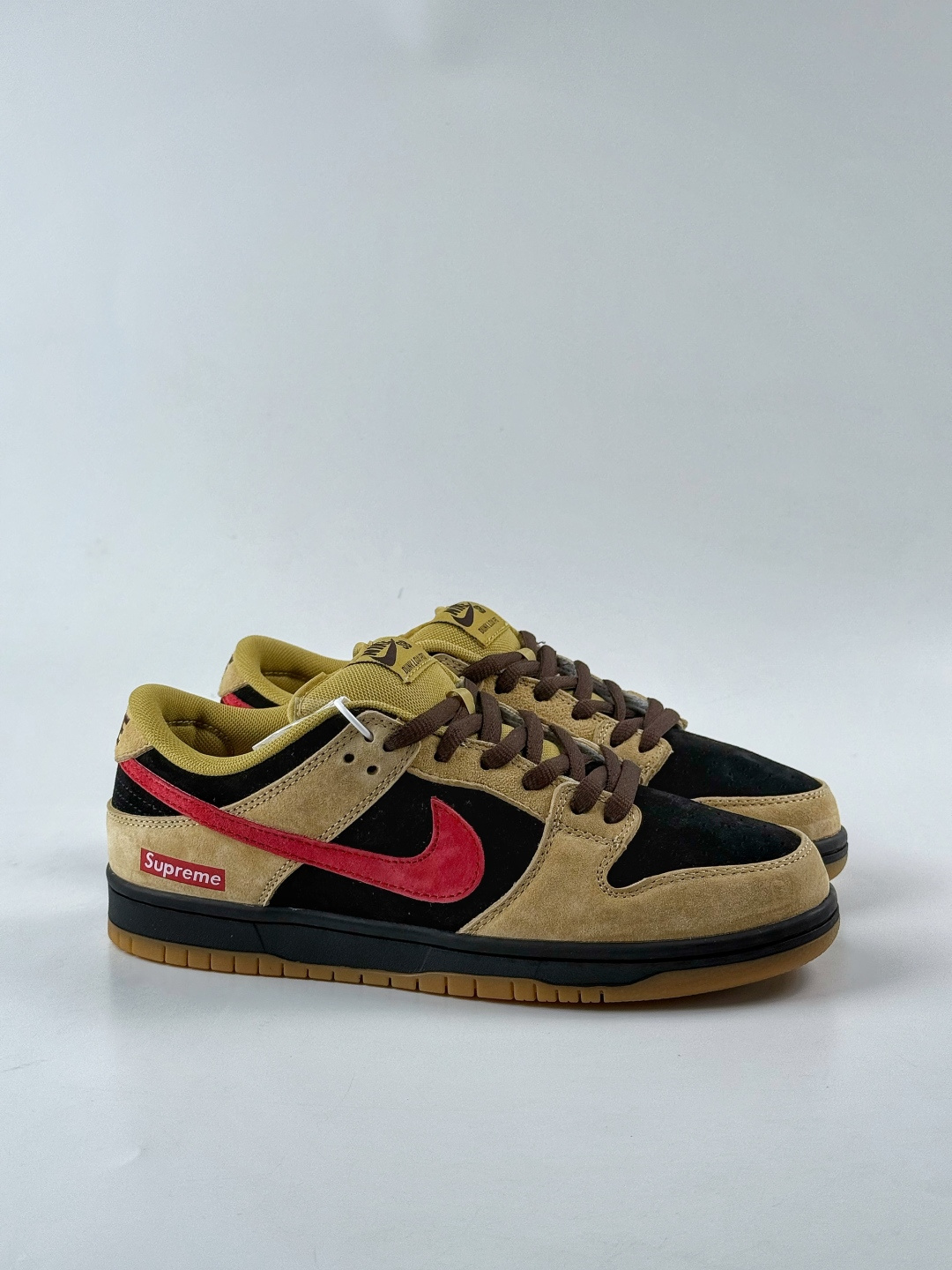 NIKE SB Dunk Low Pro 黄黑红 BQ6817-204