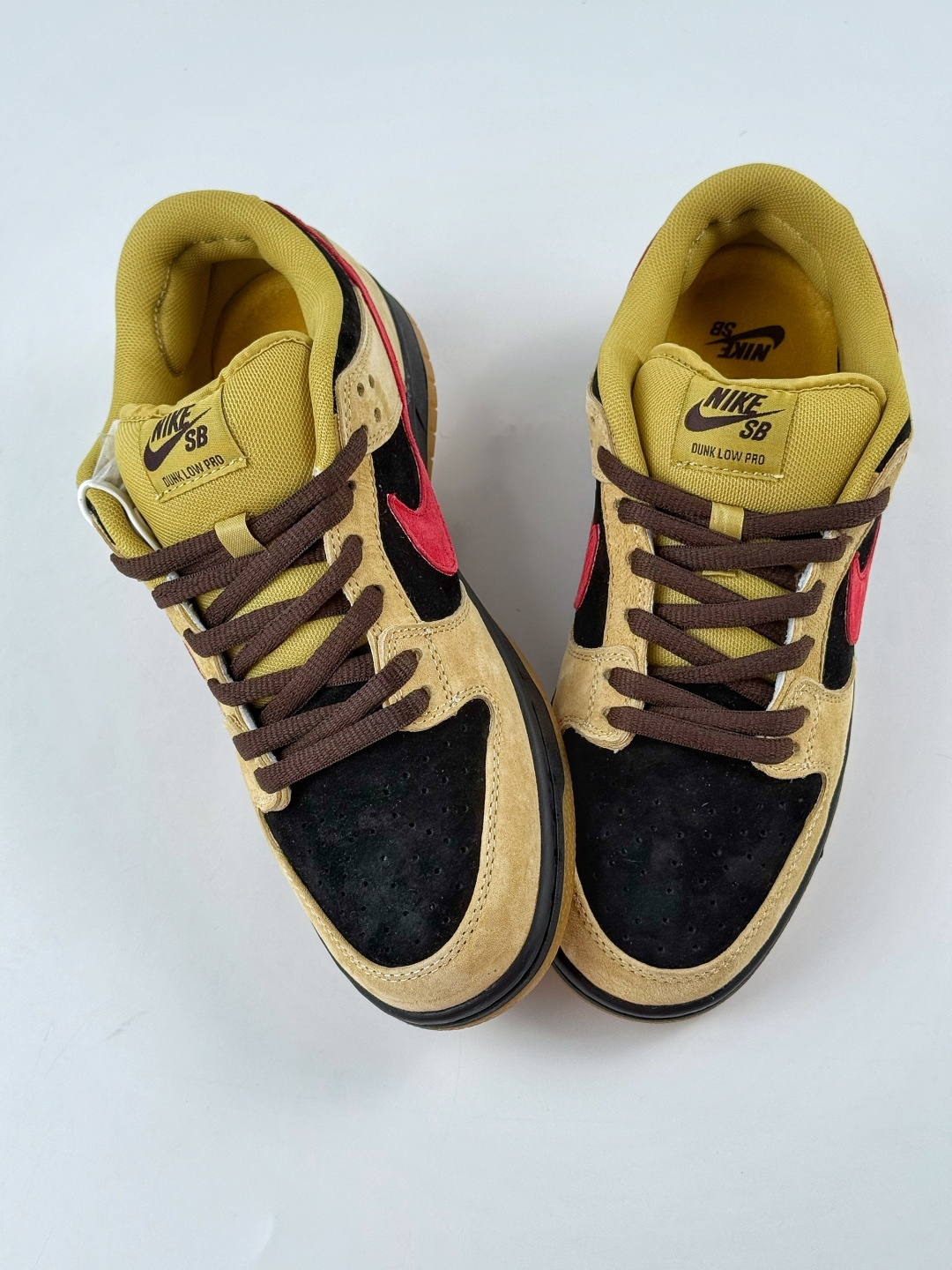 NIKE SB Dunk Low Pro 黄黑红 BQ6817-204