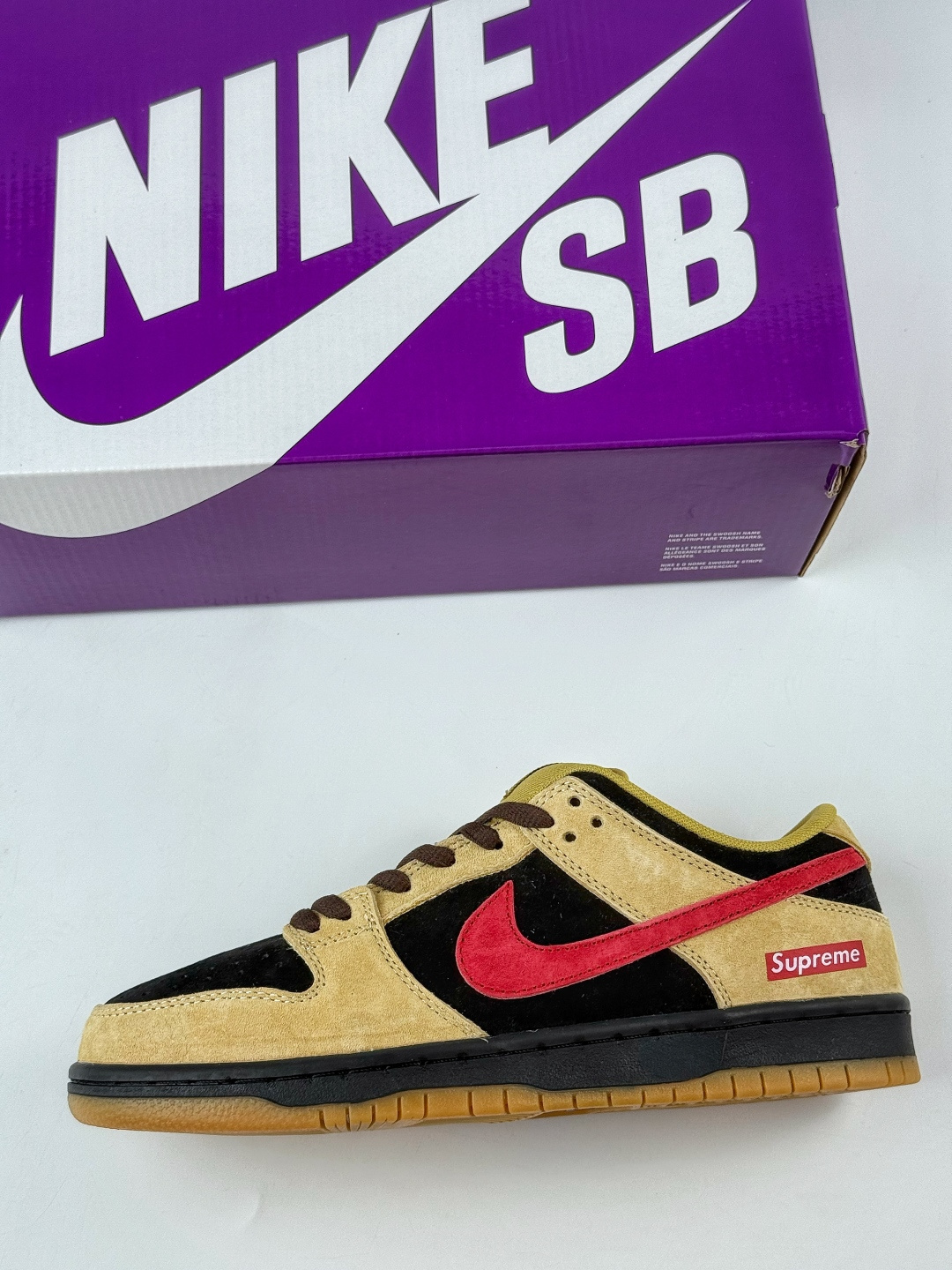 NIKE SB Dunk Low Pro 黄黑红 BQ6817-204