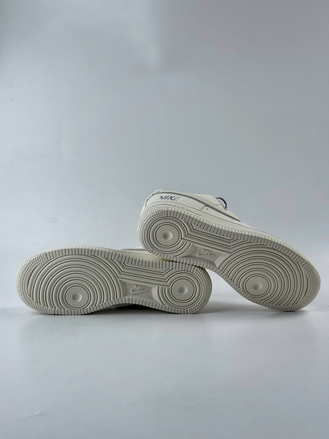 Nike Air Force 1 Low 07 x NIKE 白灰小勾满天星 CS5288-045