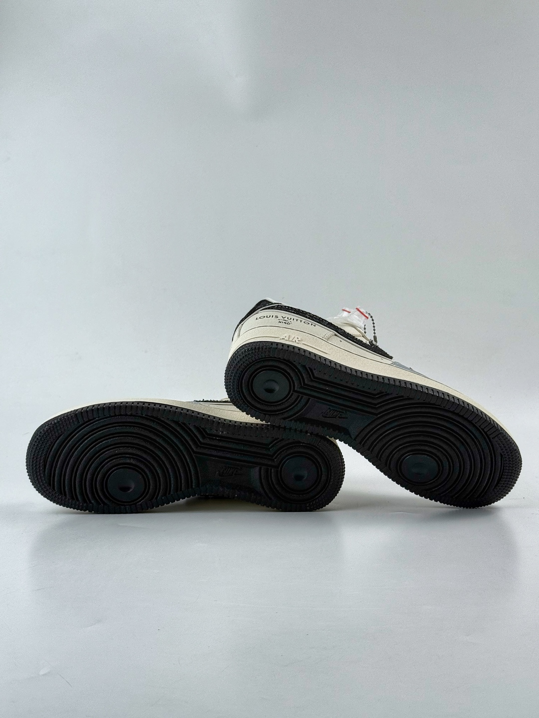 Nike Air Force 1 Low 07 x Louis Vuitton 灰白满天星 DD1982-320