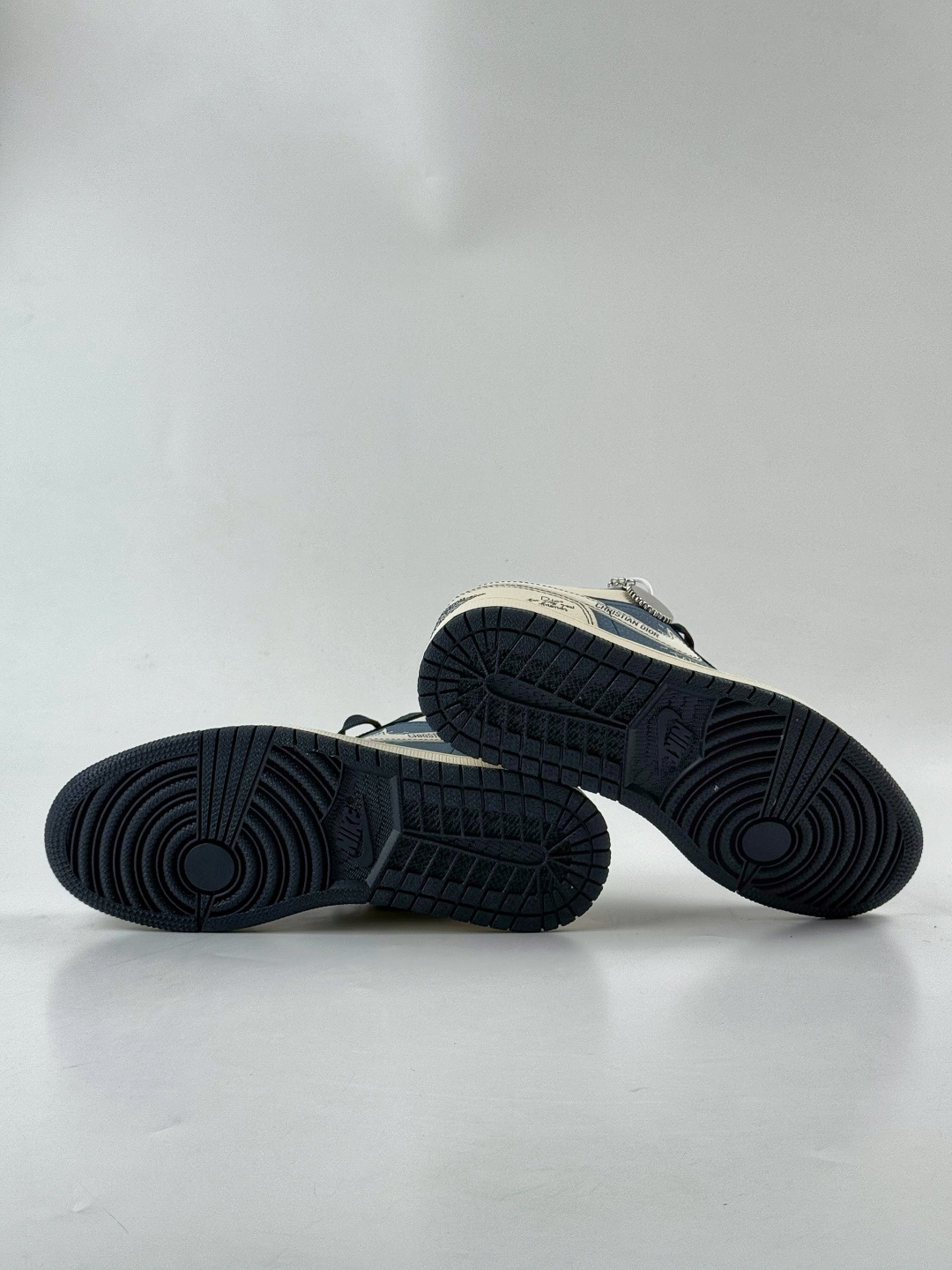 Nike Jordan Air Jordan 1 x DIOR 蓝白小勾 LD8888-006