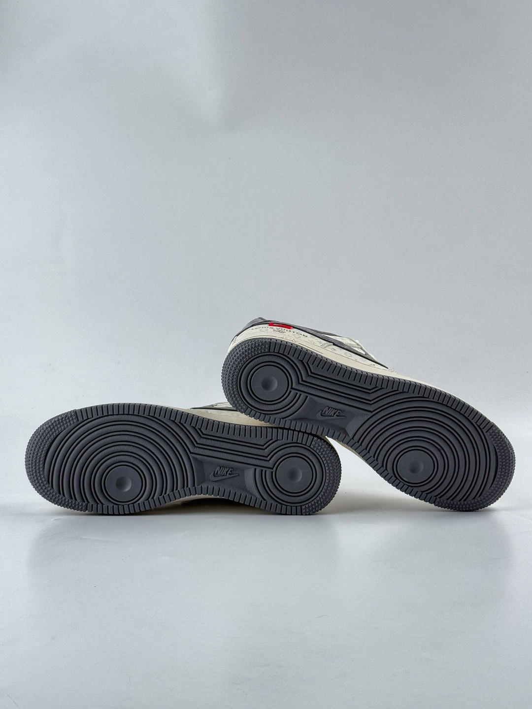 210 Nike Air Force 1 Low 07 x Louis Vuitton 白灰小勾 MZ9588-816