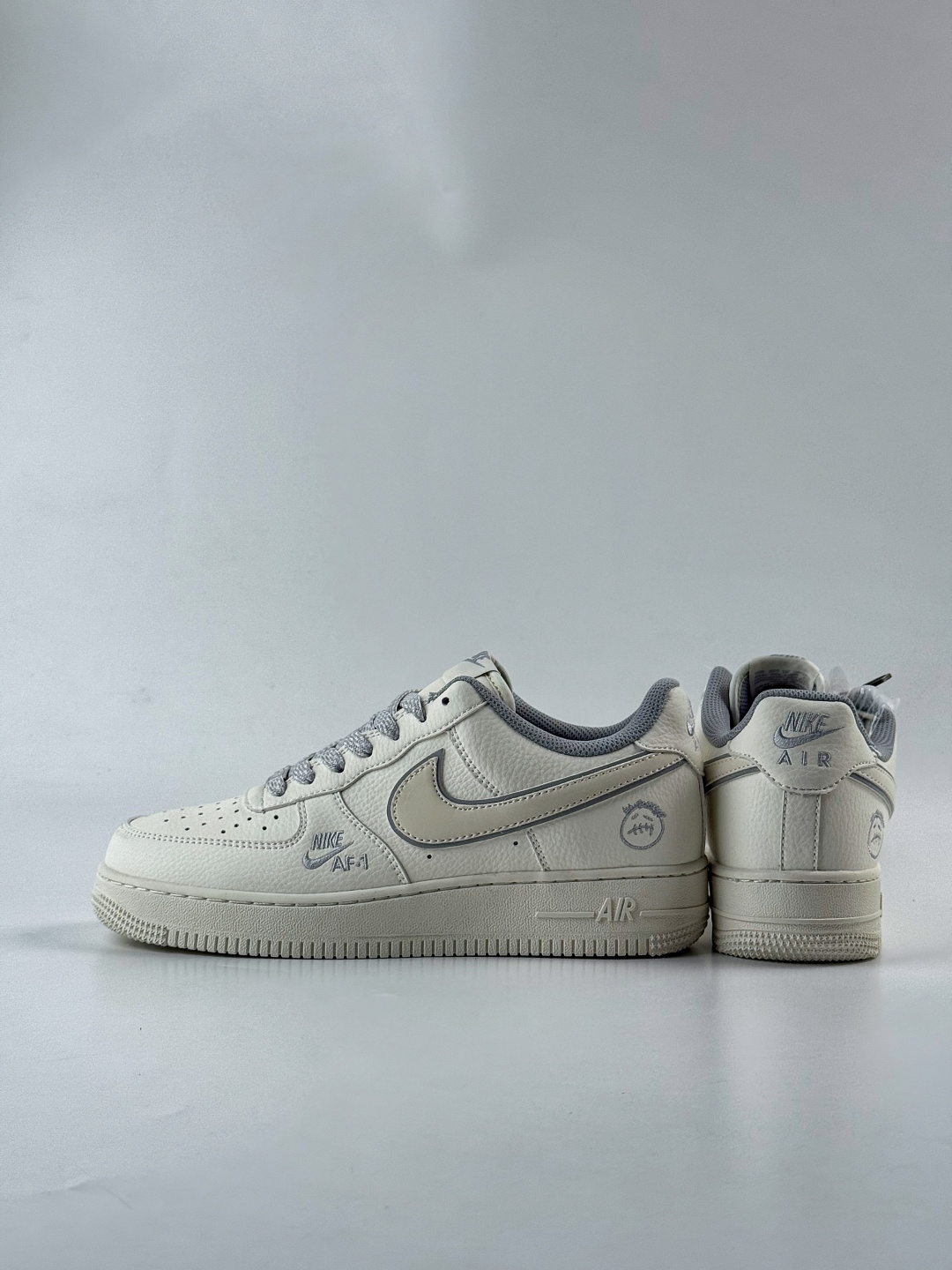 220 Nike Air Force 1 Low 07 x NIKE 白灰小勾满天星 CS5288-039