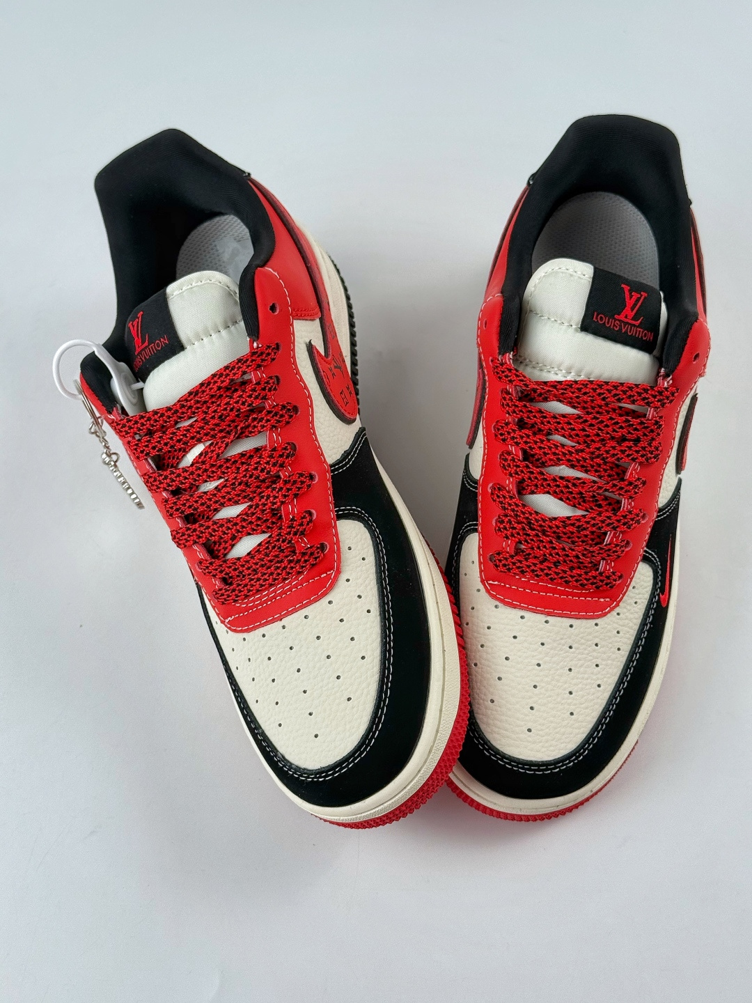 210 Nike Air Force 1 Low 07 x Louis Vuitton 黑白红三小勾满天星 KJ1688-016