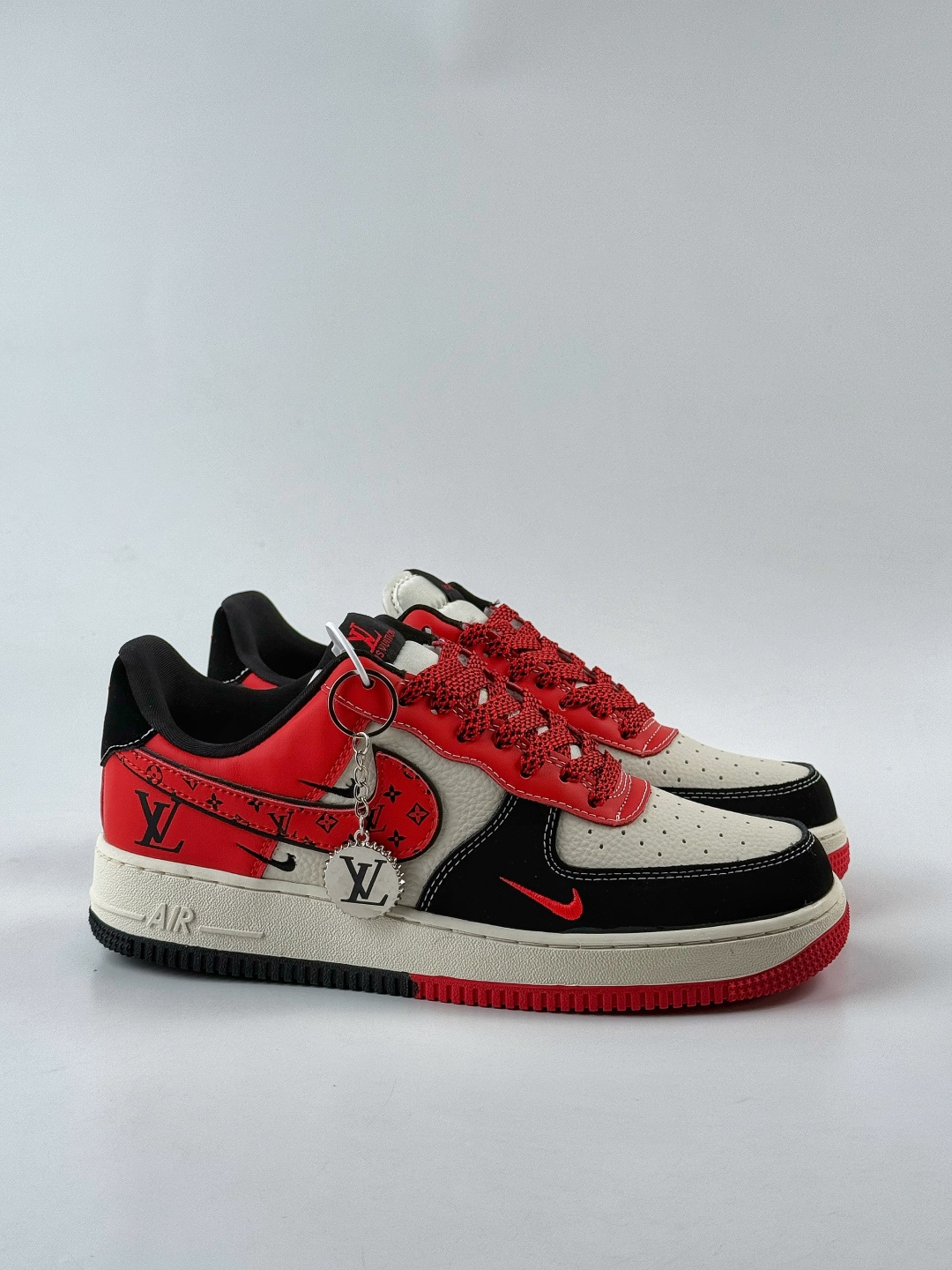 210 Nike Air Force 1 Low 07 x Louis Vuitton 黑白红三小勾满天星 KJ1688-016